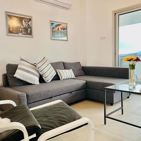 Ferienwohnung Panoramic Seaside Getaway, 2-Br Penthouse Larnaka Exterior foto