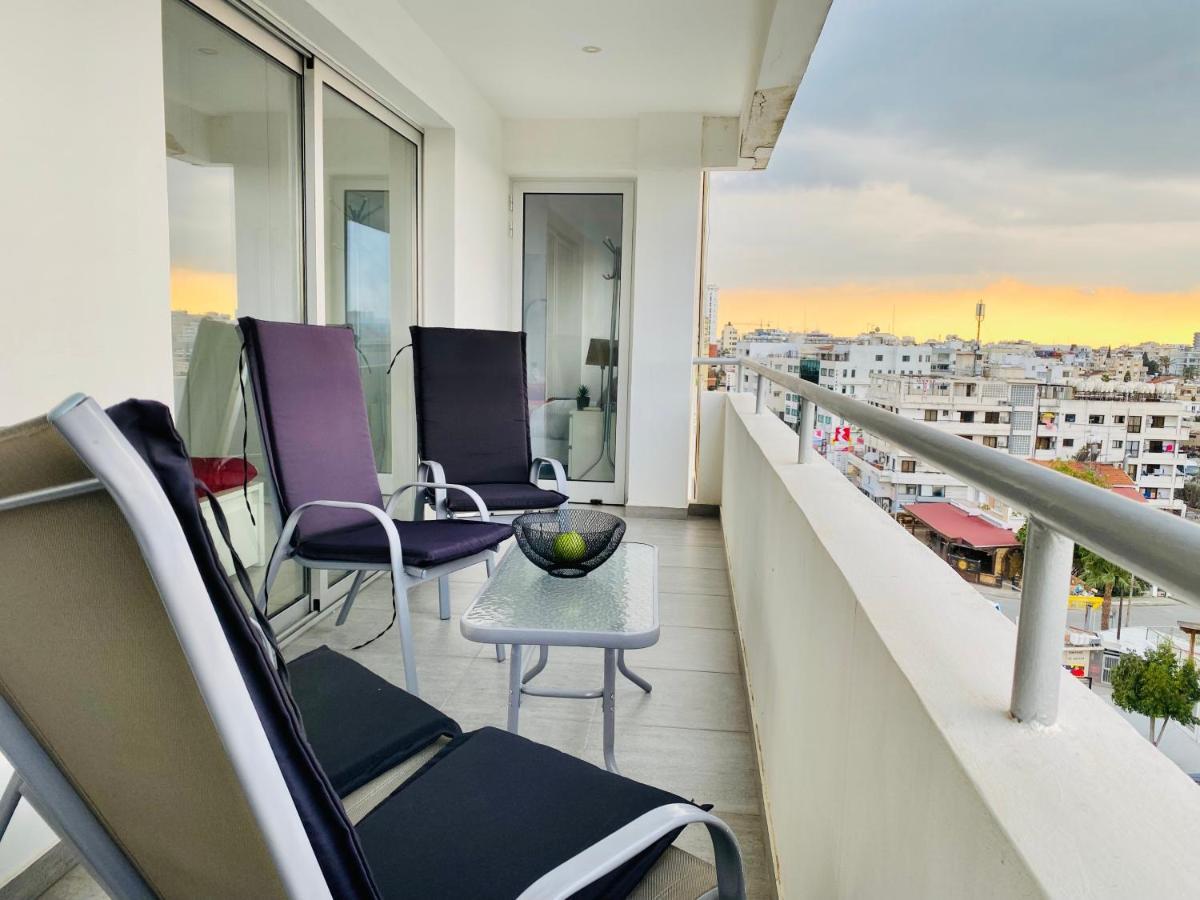 Ferienwohnung Panoramic Seaside Getaway, 2-Br Penthouse Larnaka Exterior foto