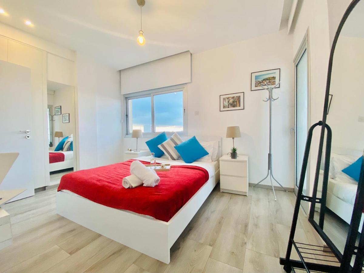Ferienwohnung Panoramic Seaside Getaway, 2-Br Penthouse Larnaka Exterior foto