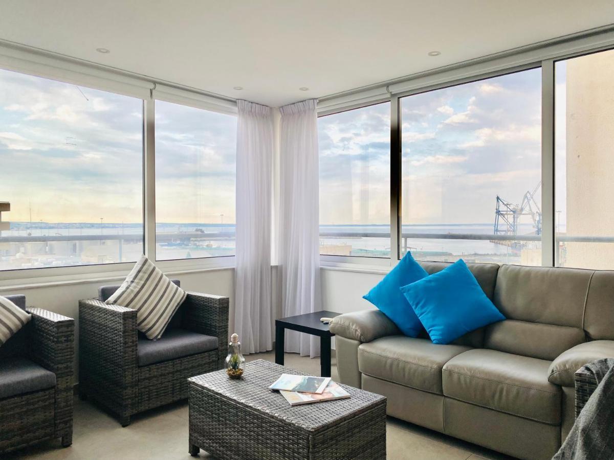 Ferienwohnung Panoramic Seaside Getaway, 2-Br Penthouse Larnaka Exterior foto